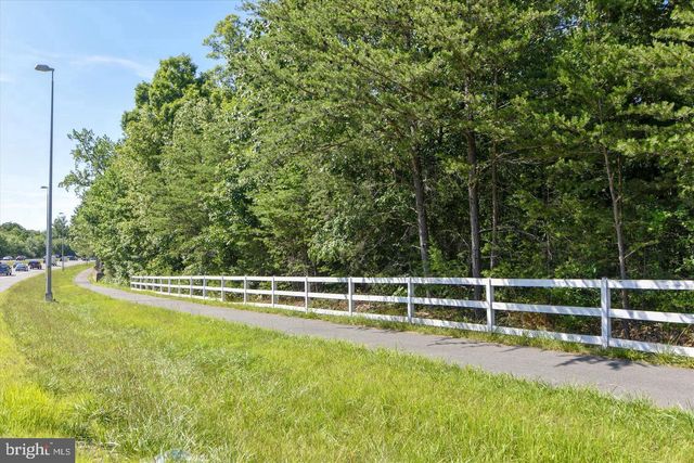 12558 OVIATION DR, Fairfax, VA 22033