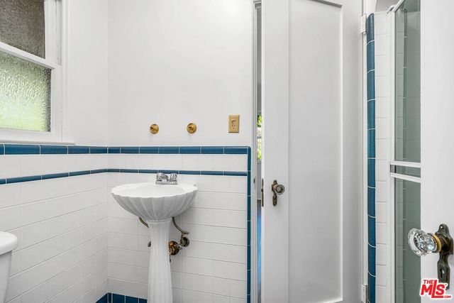 10630 Wellworth Avenue, Los Angeles, CA 90024