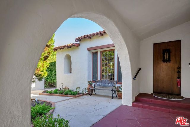 10630 Wellworth Avenue, Los Angeles, CA 90024