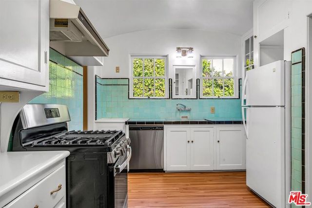 10630 Wellworth Avenue, Los Angeles, CA 90024