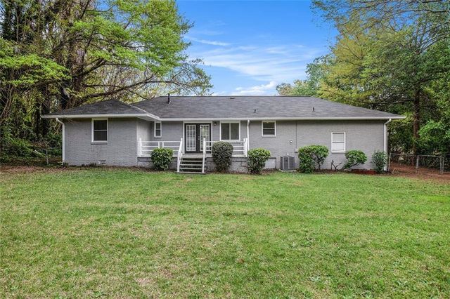 5052 W MOUNTAIN Street, Stone Mountain, GA 30083