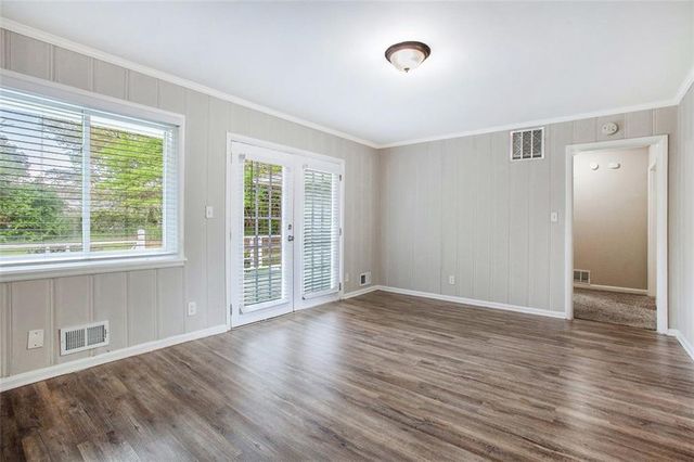 5052 W MOUNTAIN Street, Stone Mountain, GA 30083
