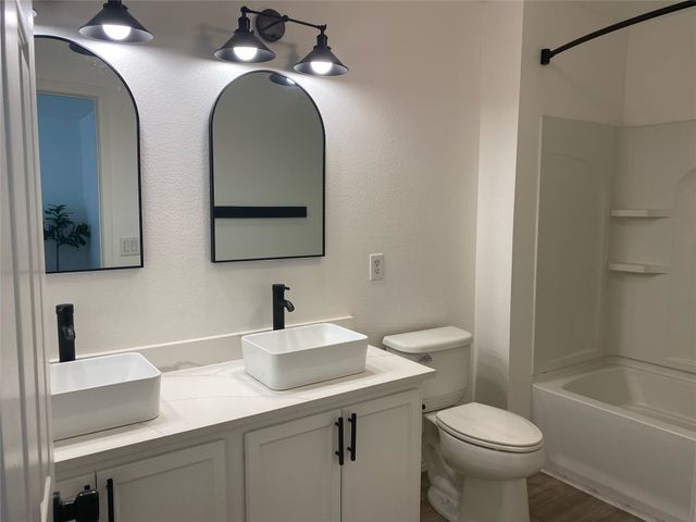 2743 Hyde Park Drive, Grand Prairie, TX 75050