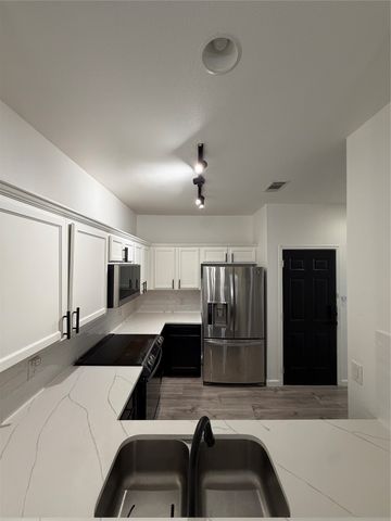 2743 Hyde Park Drive, Grand Prairie, TX 75050