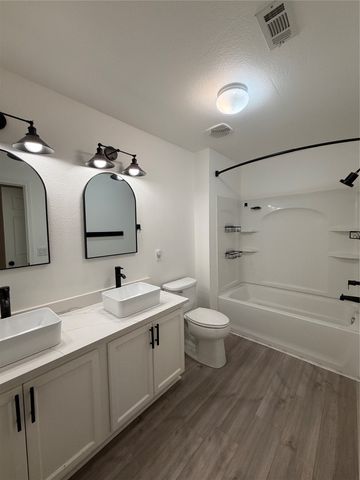 2743 Hyde Park Drive, Grand Prairie, TX 75050