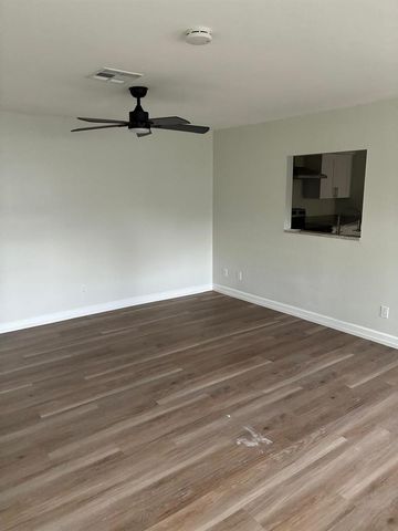 1408 36th Avenue 1408, Vero Beach, FL 32960