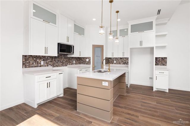 1014 Baker Lane, Edinburg, TX 78541