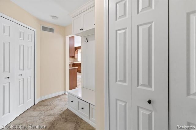 3807 Beechcrest, Rochester Hills, MI 48309