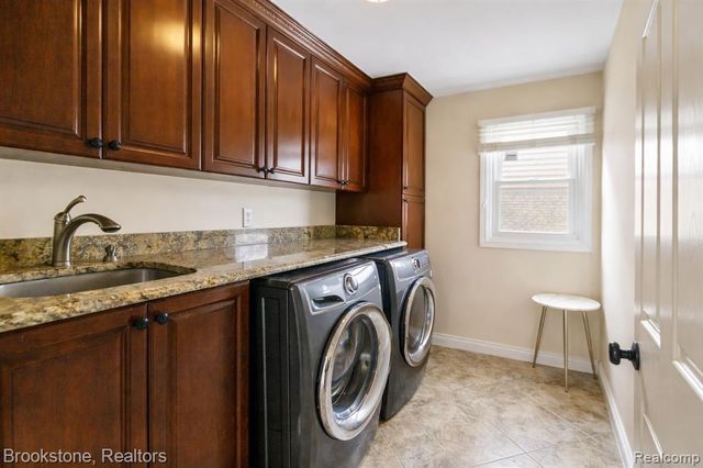 3807 Beechcrest, Rochester Hills, MI 48309