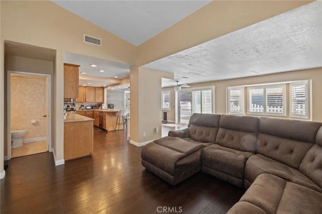 42014 Roanoake St., Temecula, CA 92591