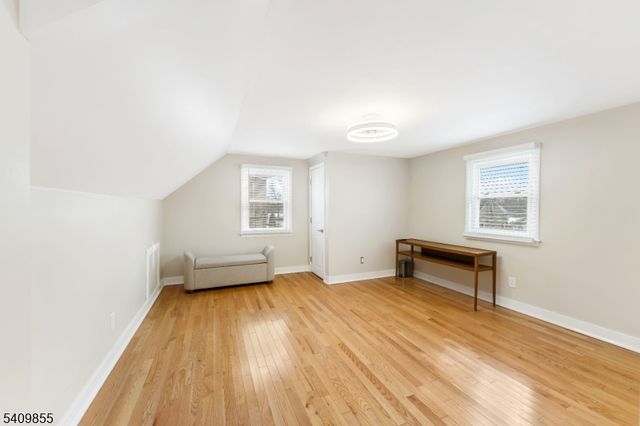 847 Dennis Pl, Linden City, NJ 07036