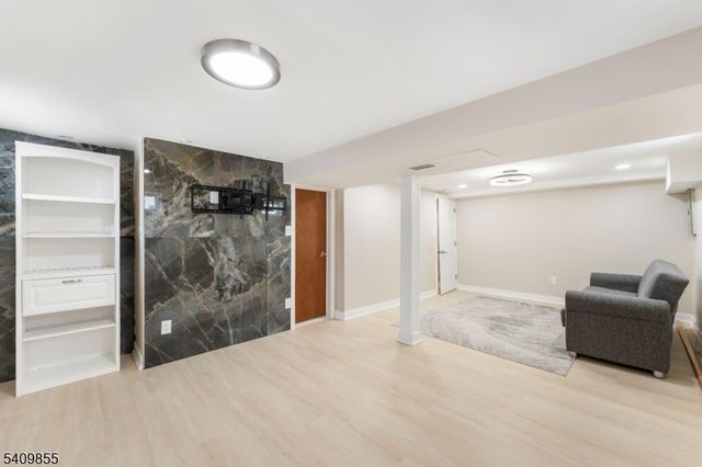 847 Dennis Pl, Linden City, NJ 07036