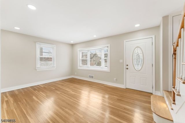 847 Dennis Pl, Linden City, NJ 07036