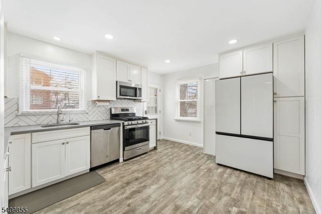 847 Dennis Pl, Linden City, NJ 07036