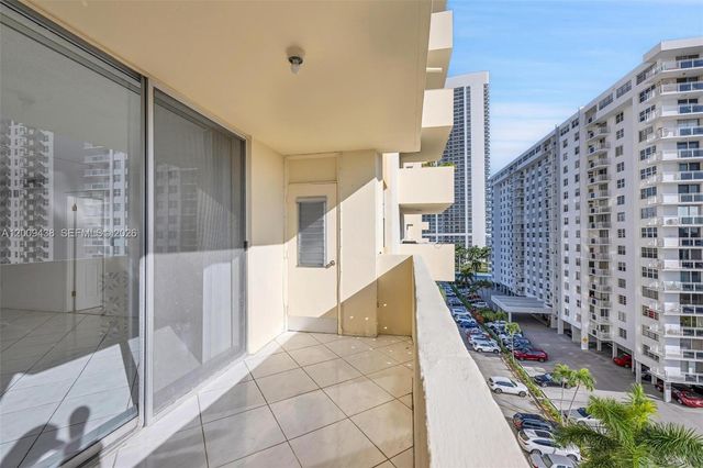 1833 S Ocean Dr 808, Hallandale Beach, FL 33009