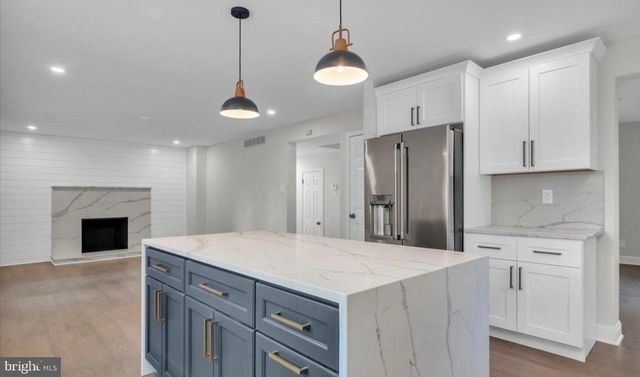 10 BURNHAM LN, Voorhees, NJ 08043