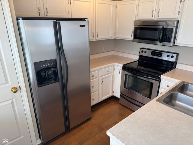 9049 Lisering Circle, Indianapolis, IN 46256