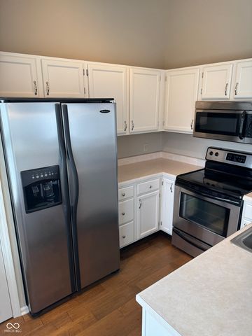 9049 Lisering Circle, Indianapolis, IN 46256