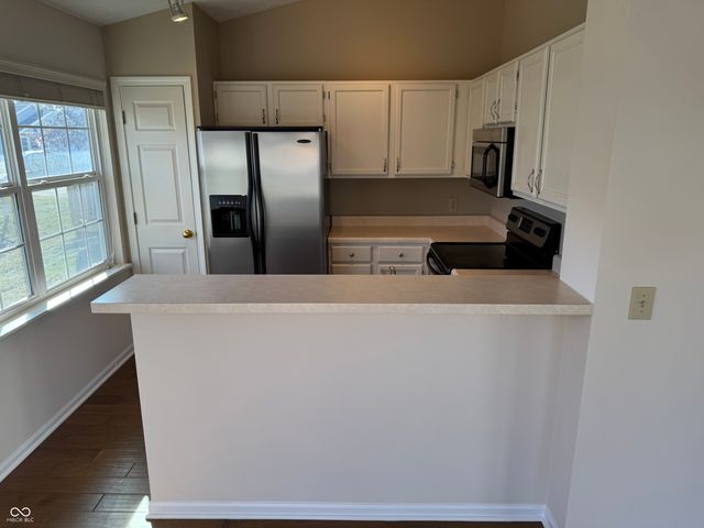 9049 Lisering Circle, Indianapolis, IN 46256