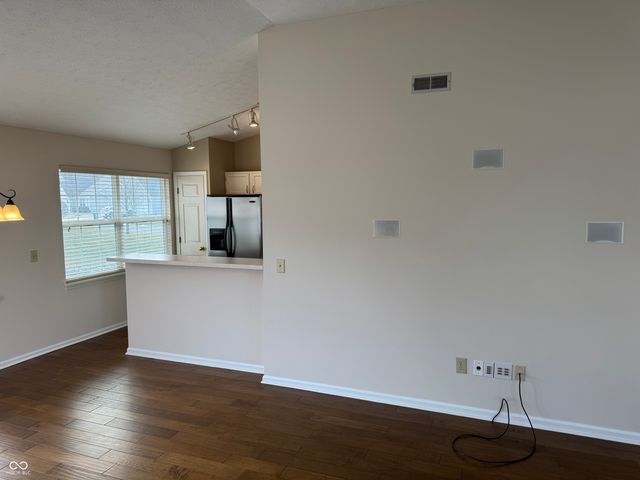 9049 Lisering Circle, Indianapolis, IN 46256