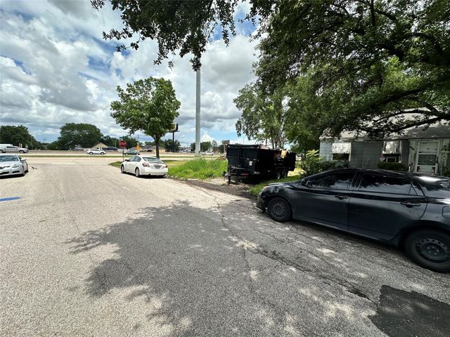 2015 Des Jardines Street, Houston, TX 77023