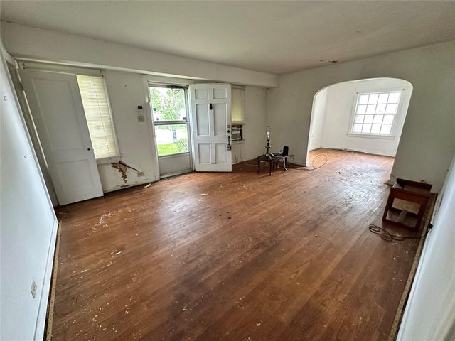 2015 Des Jardines Street, Houston, TX 77023