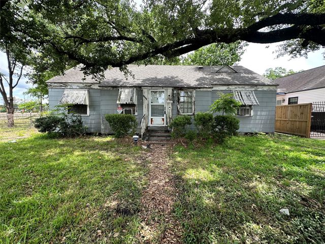 2015 Des Jardines Street, Houston, TX 77023