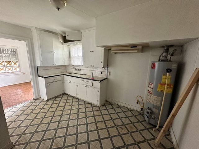 2015 Des Jardines Street, Houston, TX 77023
