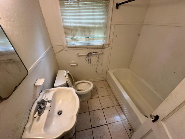 2015 Des Jardines Street, Houston, TX 77023