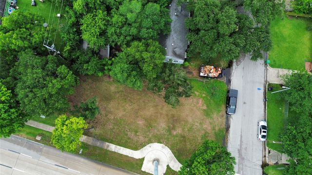 2015 Des Jardines Street, Houston, TX 77023
