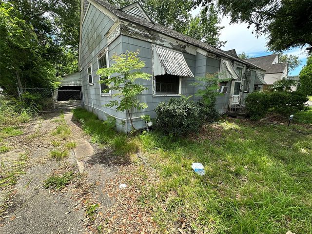 2015 Des Jardines Street, Houston, TX 77023