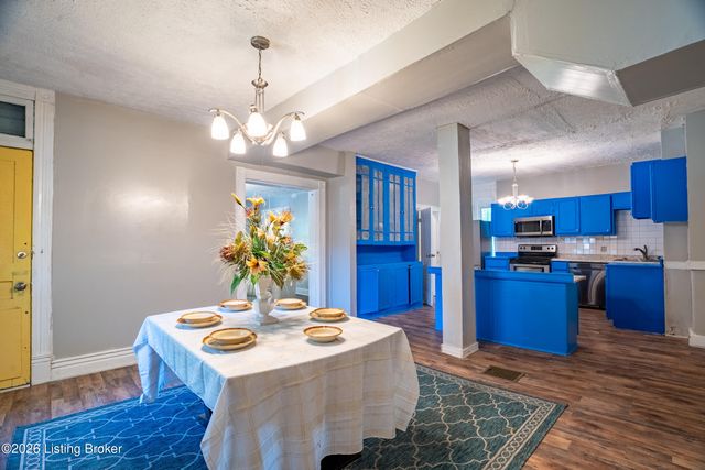 2210 W Burnett Ave, Louisville, KY 40210