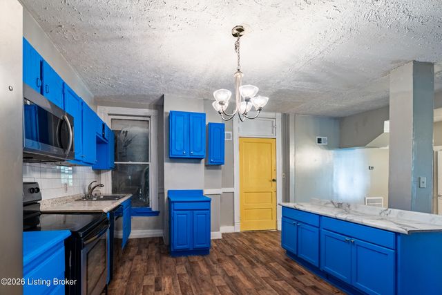 2210 W Burnett Ave, Louisville, KY 40210