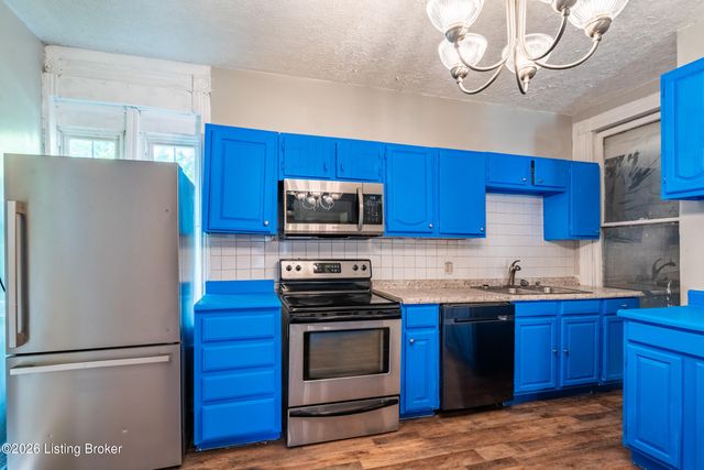 2210 W Burnett Ave, Louisville, KY 40210