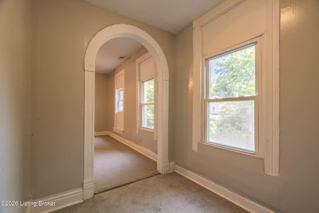 2210 W Burnett Ave, Louisville, KY 40210