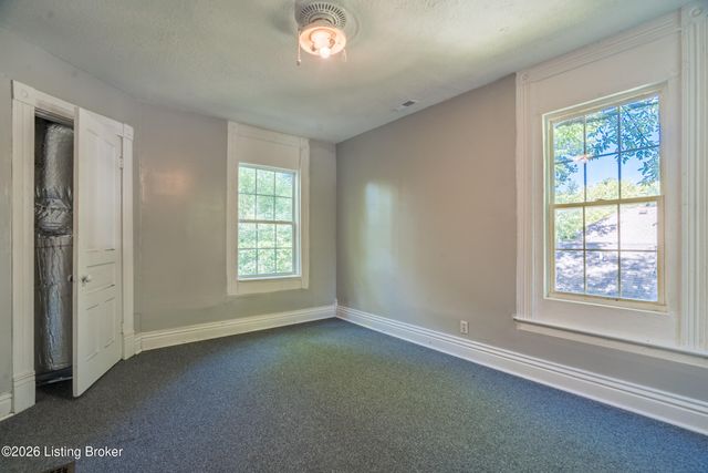2210 W Burnett Ave, Louisville, KY 40210