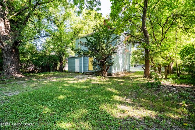 2210 W Burnett Ave, Louisville, KY 40210