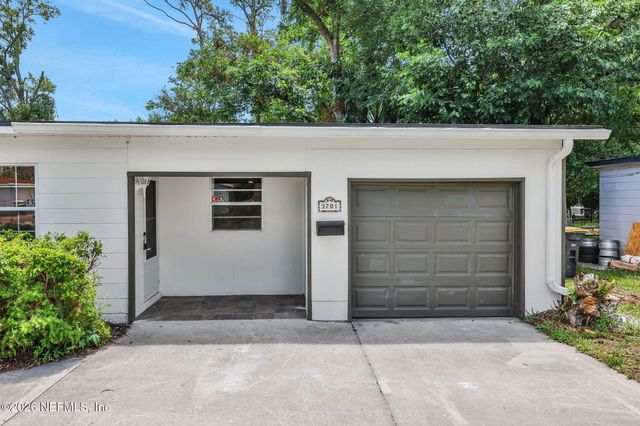 3701 COPPER Circle E, Jacksonville, FL 32207