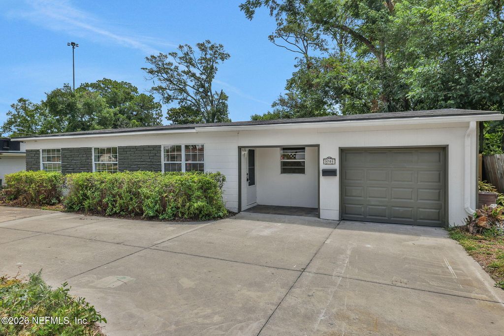 3701 COPPER Circle E, Jacksonville, FL 32207