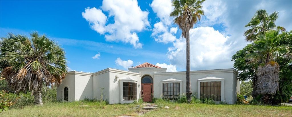 643 N Pirate Blvd, Sinton, TX 78387 — exterior