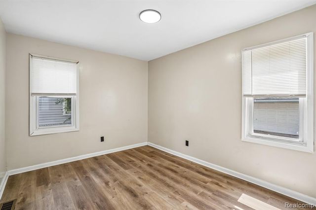 19120 Woodside Street, Harper Woods, MI 48225