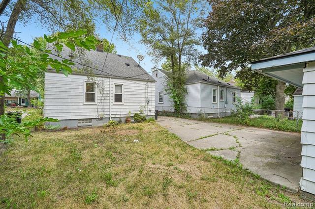 19120 Woodside Street, Harper Woods, MI 48225