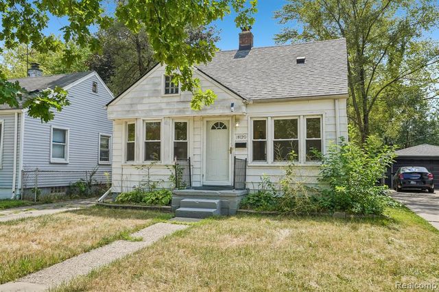 19120 Woodside Street, Harper Woods, MI 48225