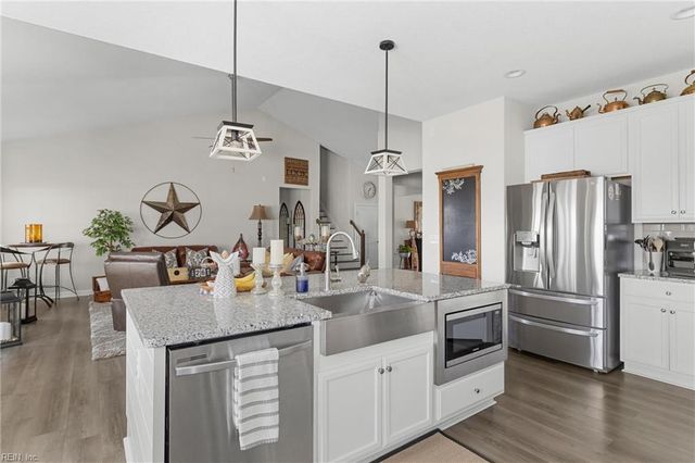 111 Gander DR, Moyock, NC 27958