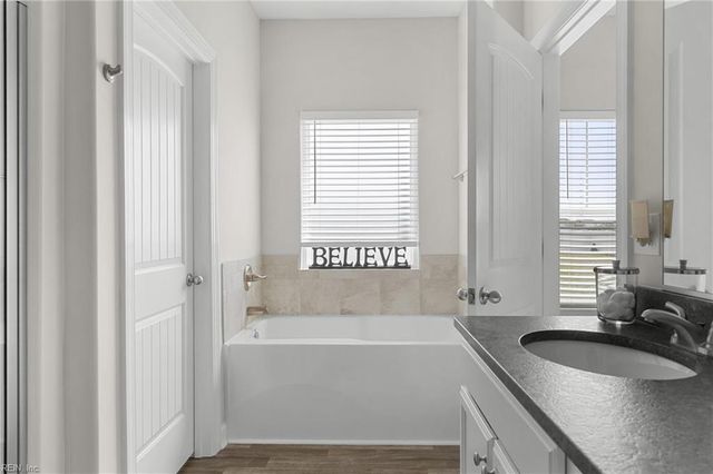 111 Gander DR, Moyock, NC 27958