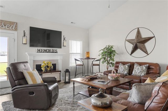 111 Gander DR, Moyock, NC 27958