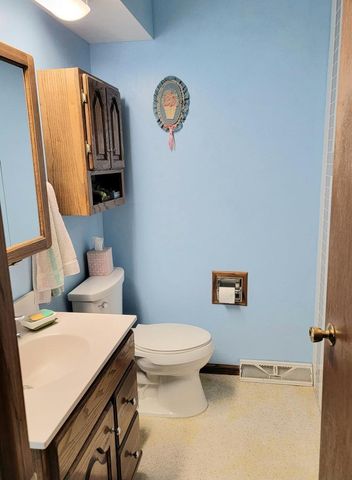 1818 Woodridge ROAD, West Bend, WI 53095