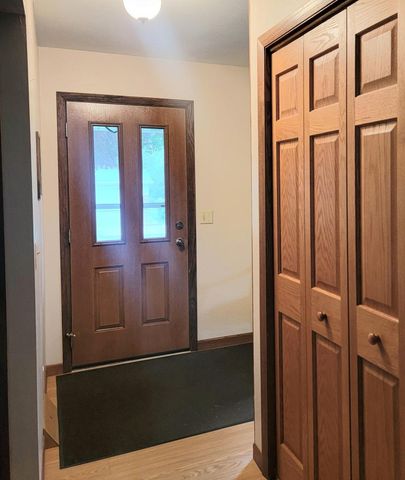1818 Woodridge ROAD, West Bend, WI 53095