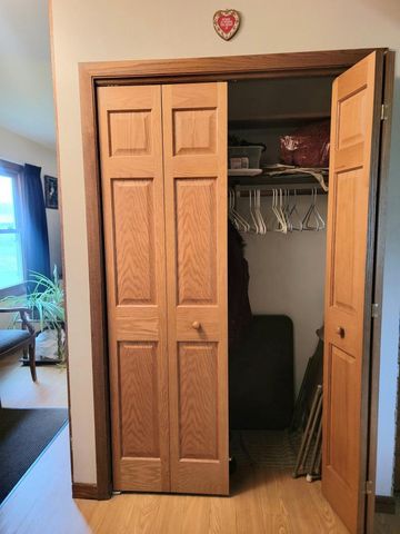 1818 Woodridge ROAD, West Bend, WI 53095