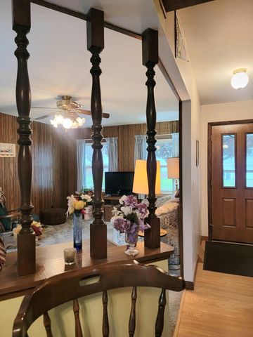 1818 Woodridge ROAD, West Bend, WI 53095
